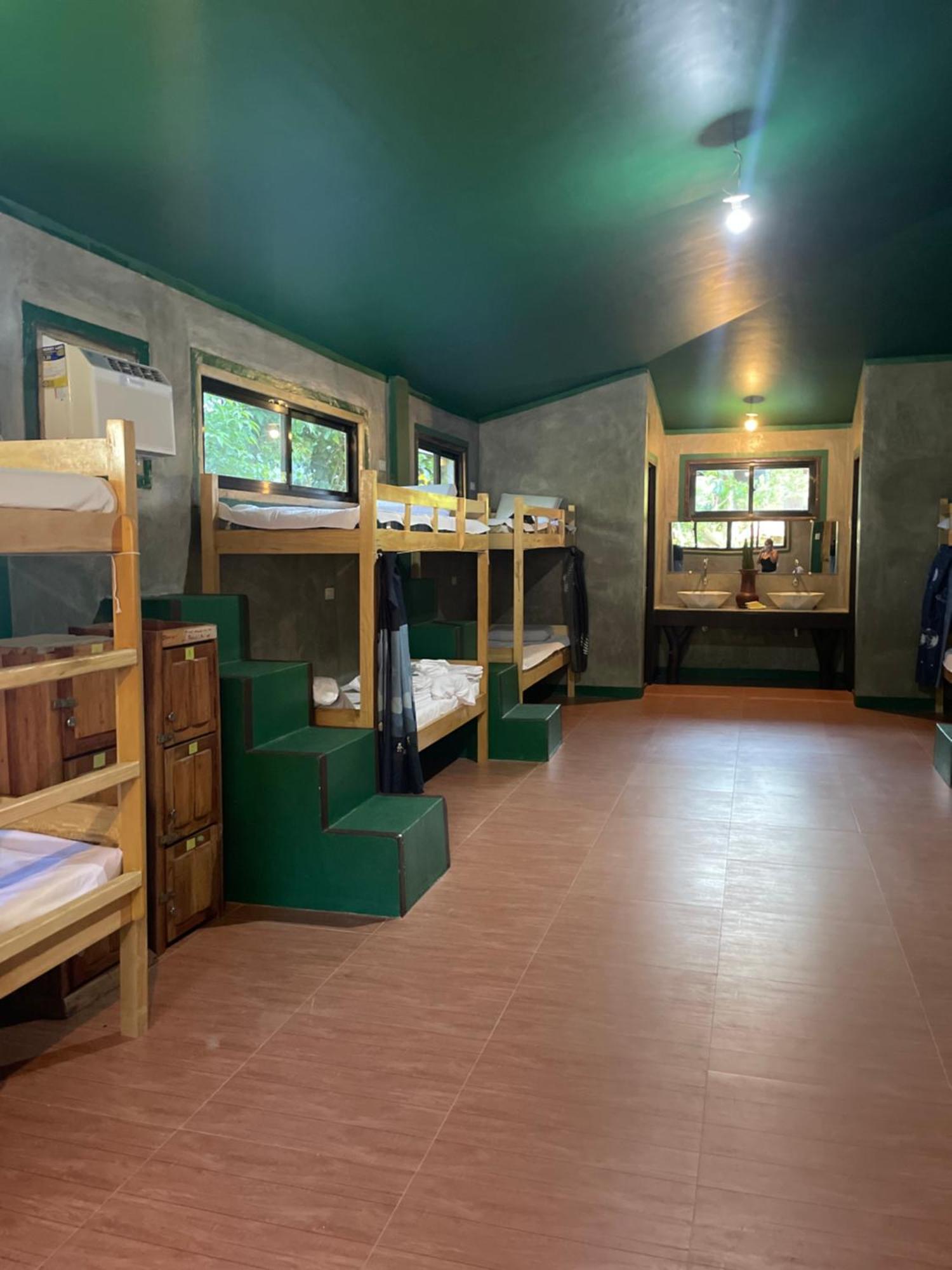 Chelle'S Guesthouse And Backpackers Сикиджор Екстериор снимка