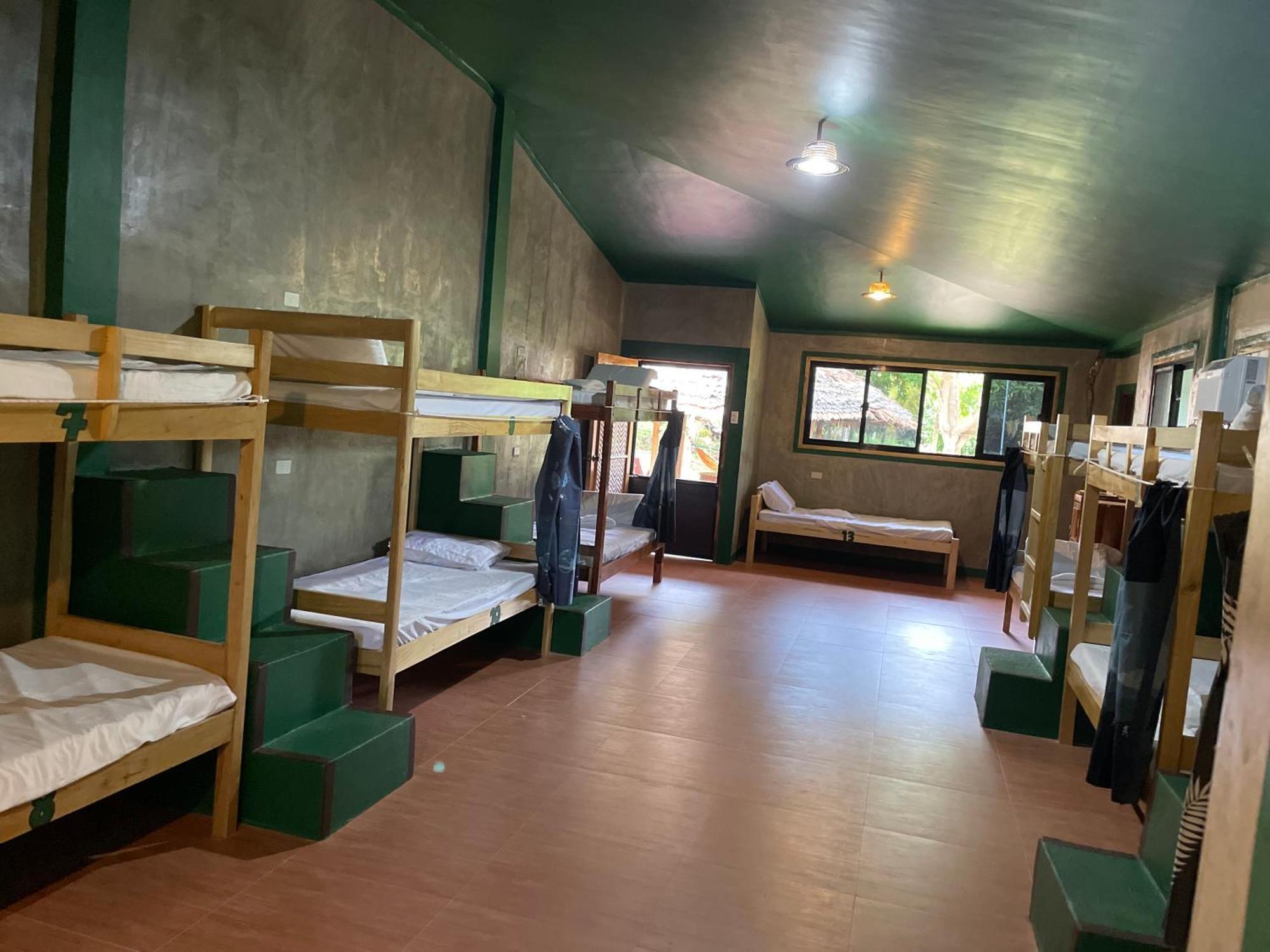 Chelle'S Guesthouse And Backpackers Сикиджор Екстериор снимка