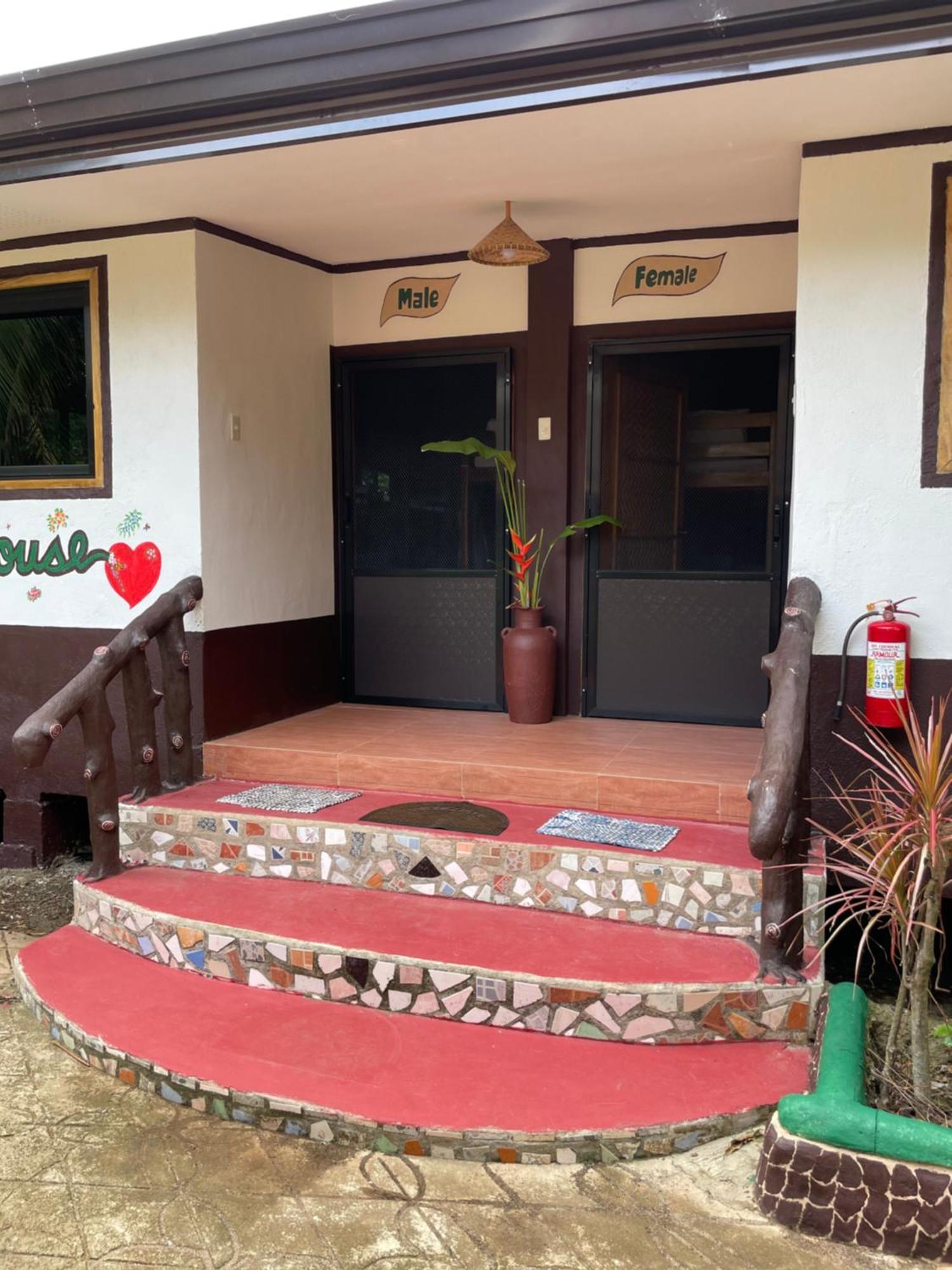 Chelle'S Guesthouse And Backpackers Сикиджор Екстериор снимка