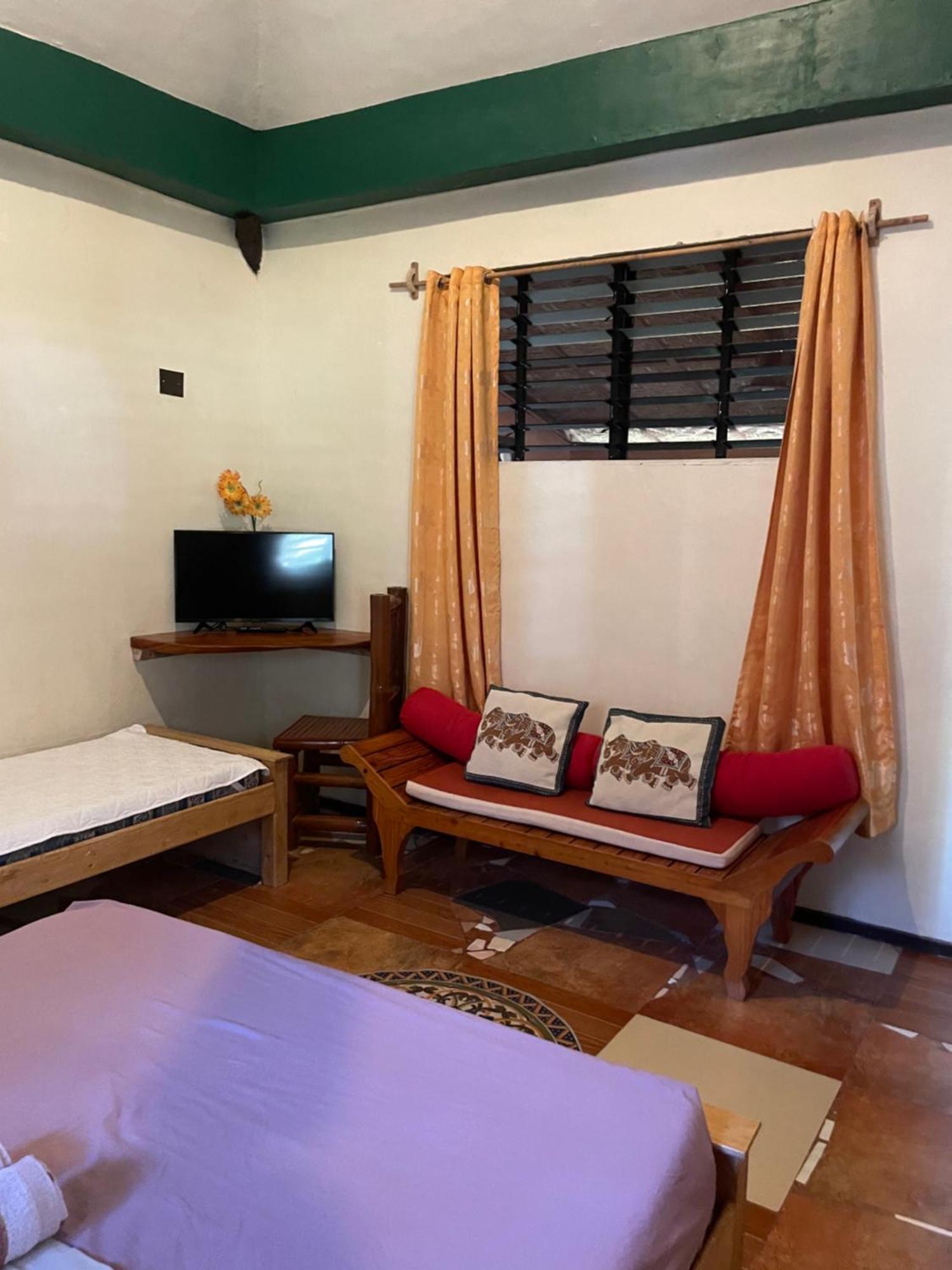 Chelle'S Guesthouse And Backpackers Сикиджор Екстериор снимка