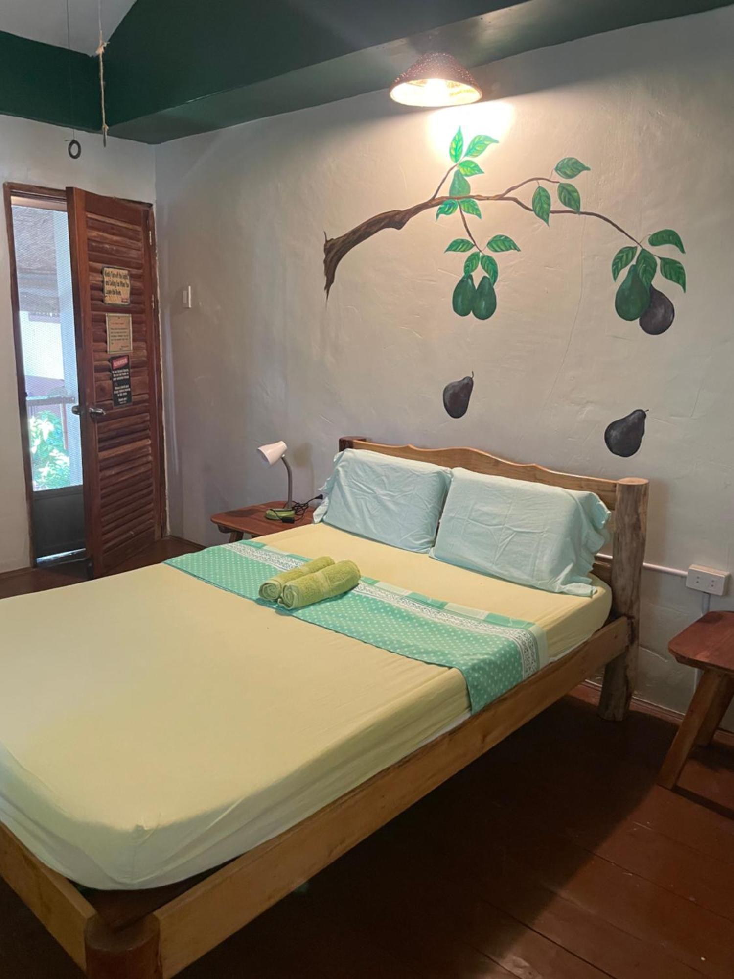 Chelle'S Guesthouse And Backpackers Сикиджор Екстериор снимка