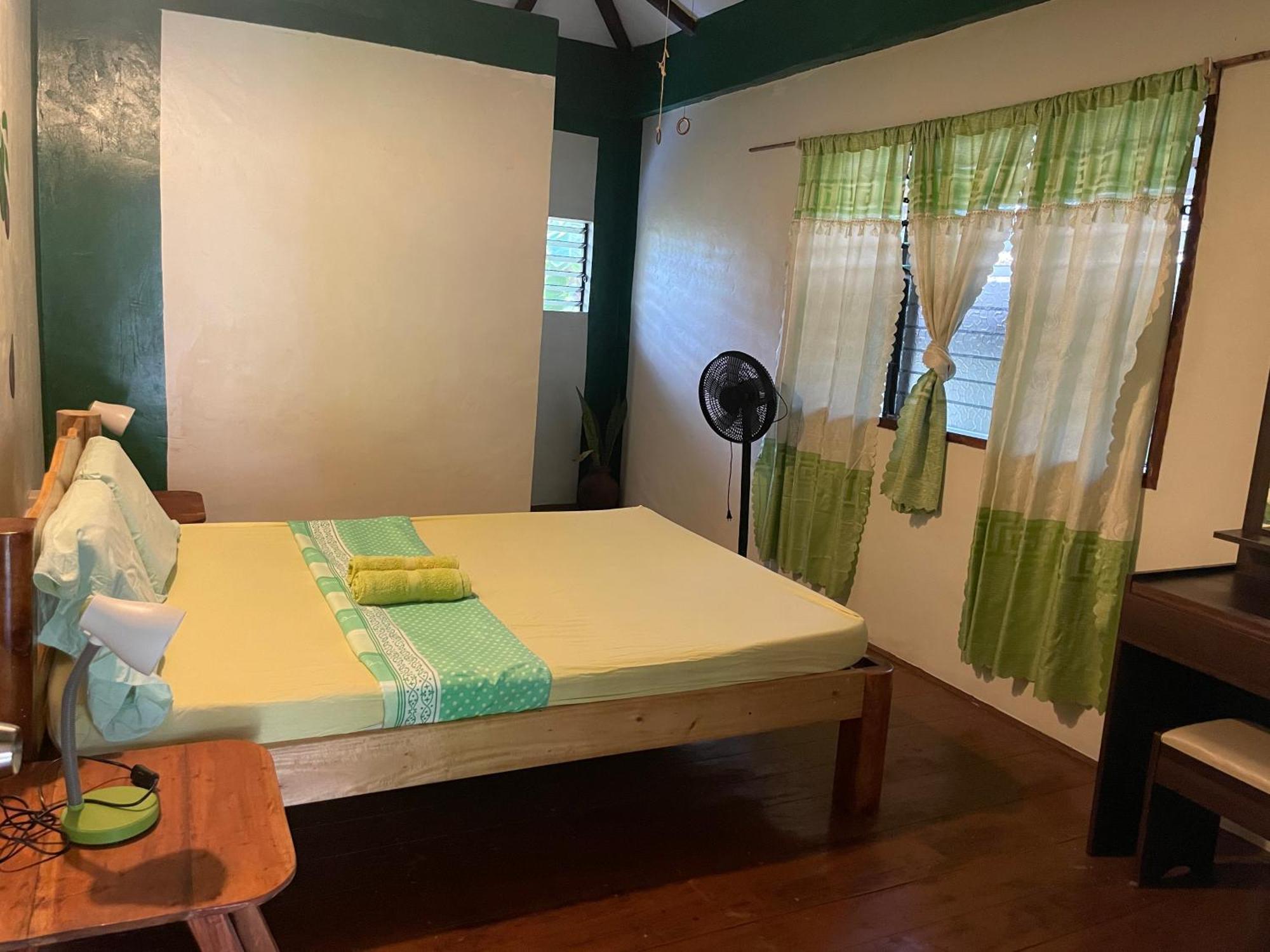 Chelle'S Guesthouse And Backpackers Сикиджор Екстериор снимка