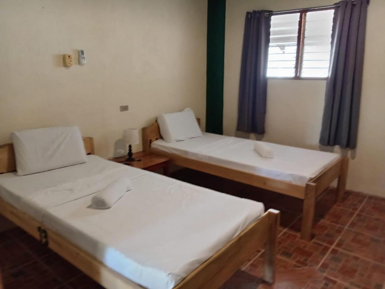 Chelle'S Guesthouse And Backpackers Сикиджор Екстериор снимка