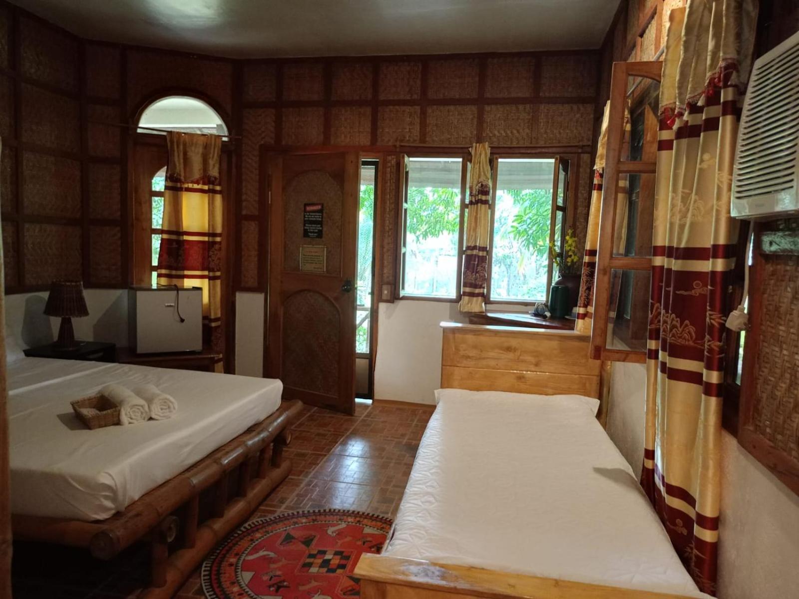 Chelle'S Guesthouse And Backpackers Сикиджор Екстериор снимка