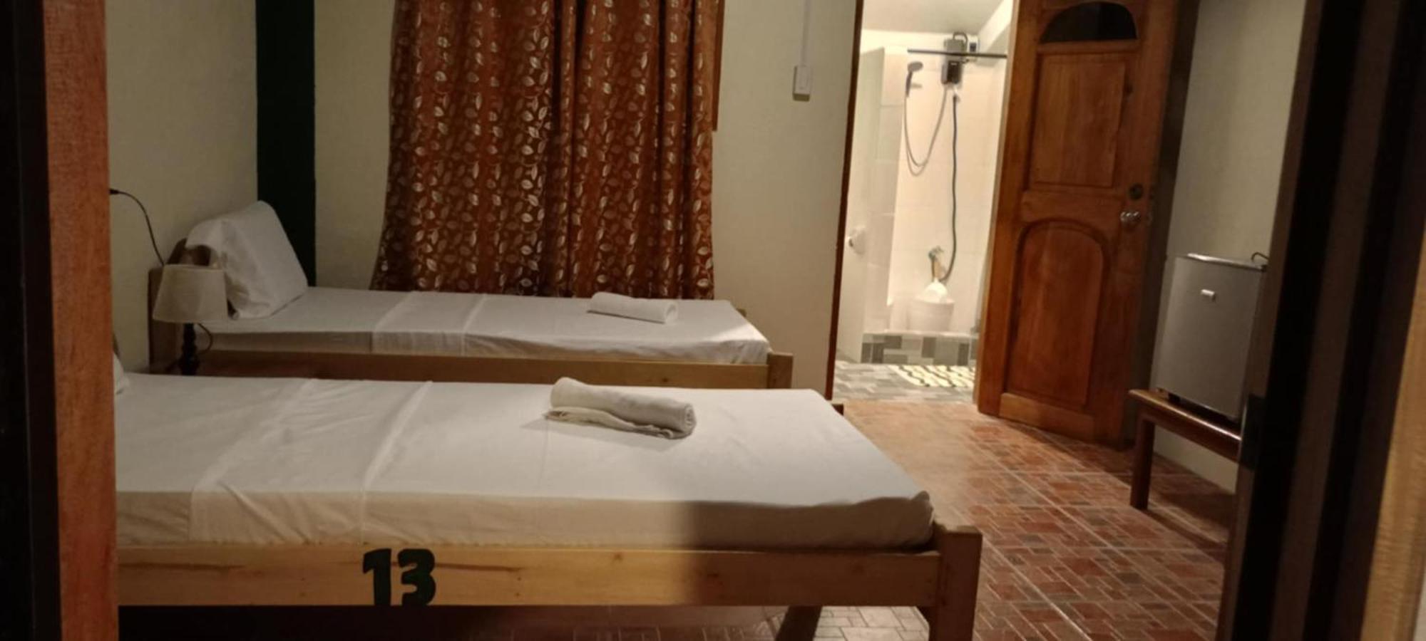 Chelle'S Guesthouse And Backpackers Сикиджор Екстериор снимка